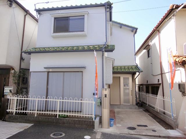 Local appearance photo. It is already the room the entire renovation!