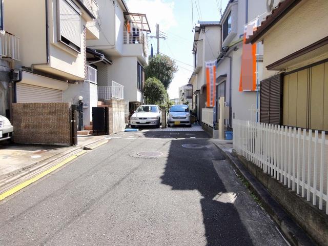 Local photos, including front road. It is a very quiet location!