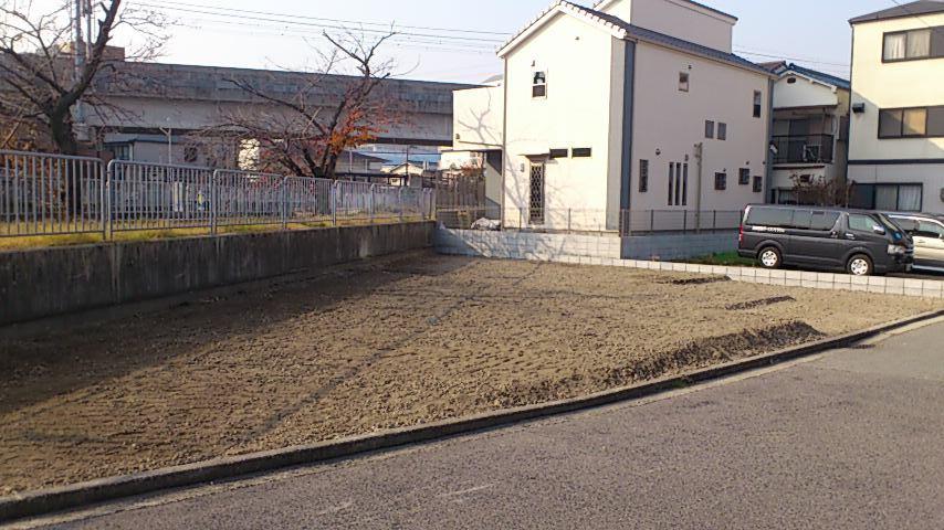 Local photos, including front road. Local (12 May 2013) Shooting