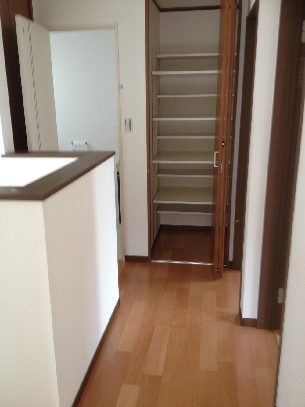 Receipt. The second floor storage part