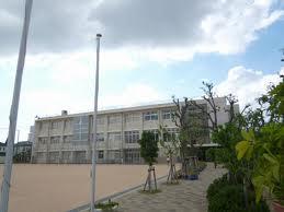 Primary school. Tsumon until elementary school 403m