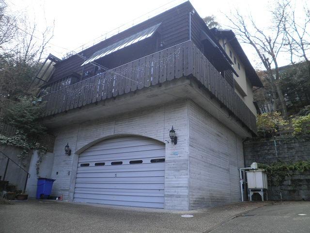 Local appearance photo. December 1999 architecture