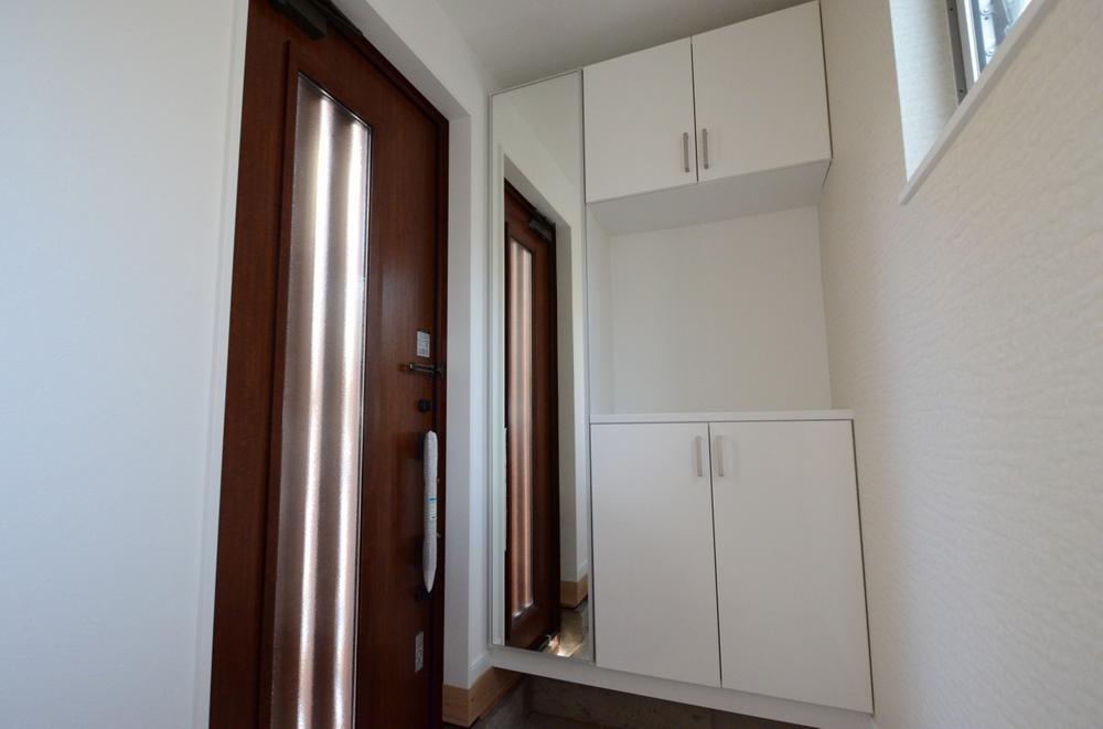 Entrance. Indoor (11 May 2013) Shooting