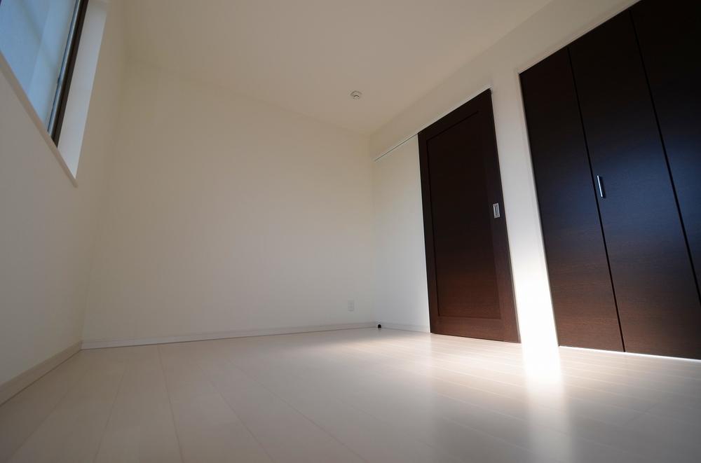 Non-living room. Indoor (12 May 2013) Shooting