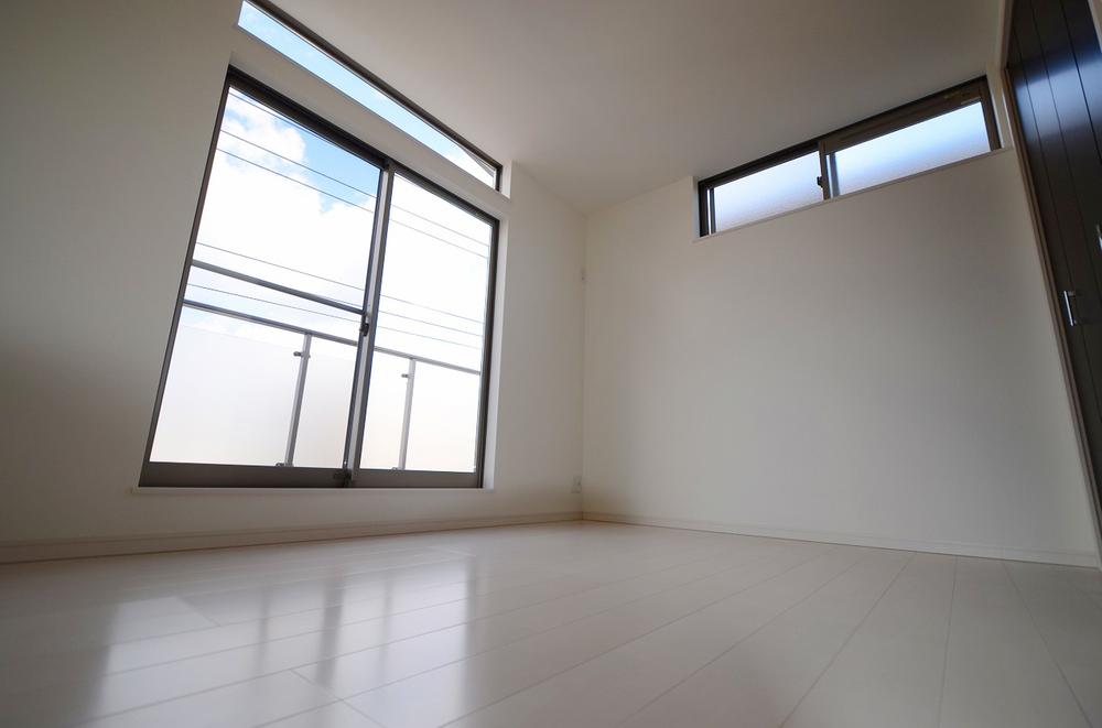 Non-living room. Indoor (12 May 2013) Shooting