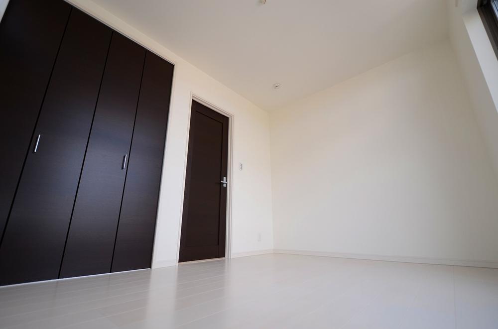 Non-living room. Indoor (12 May 2013) Shooting