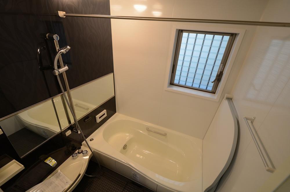 Bathroom. Indoor (12 May 2013) Shooting