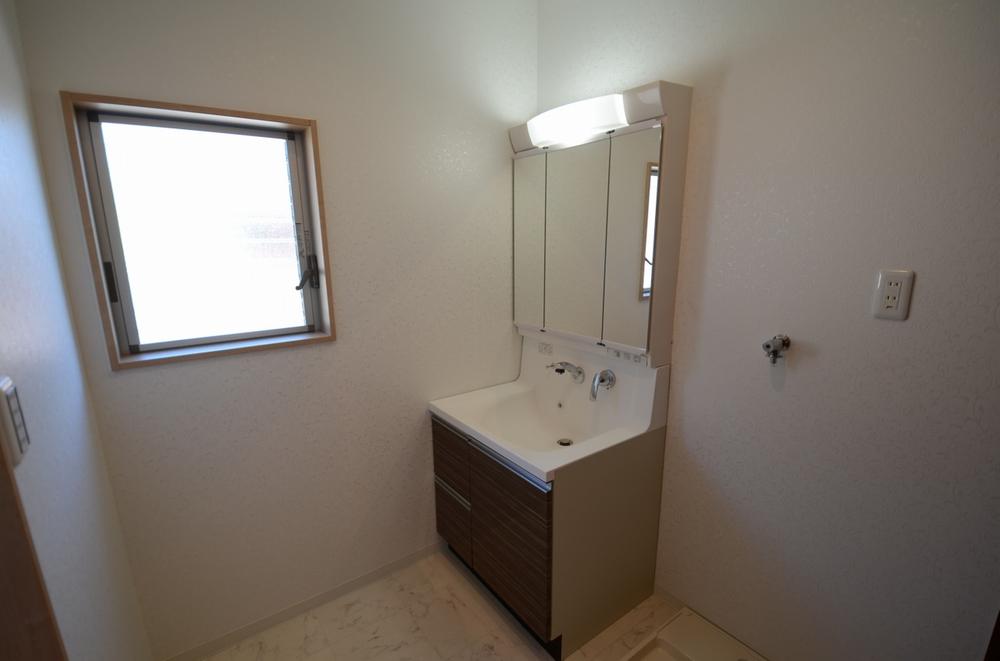 Wash basin, toilet. Indoor (September 2013) Shooting