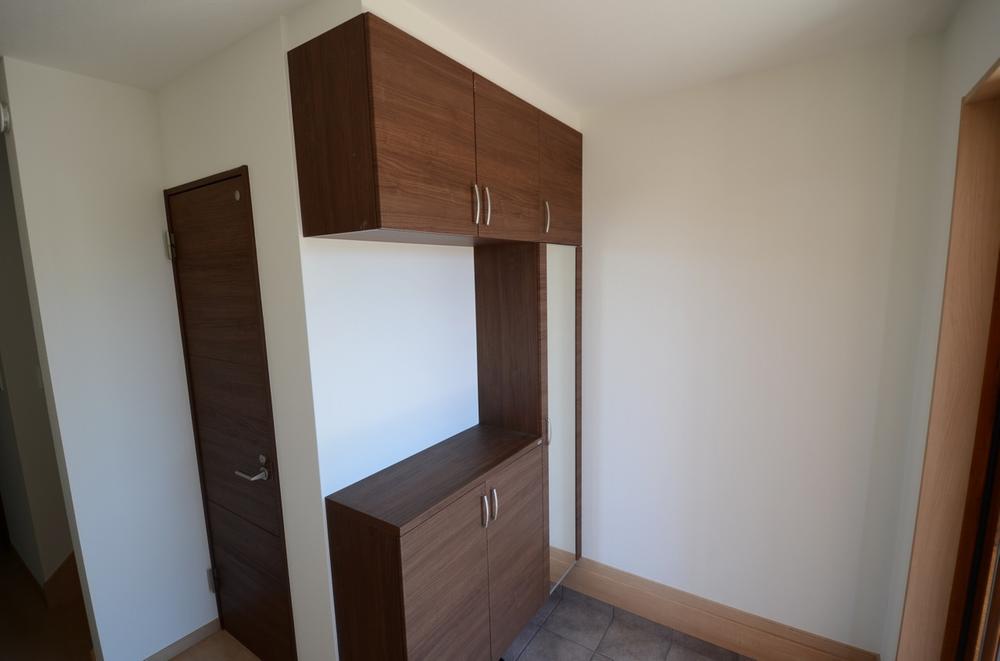 Entrance. Indoor (September 2013) Shooting