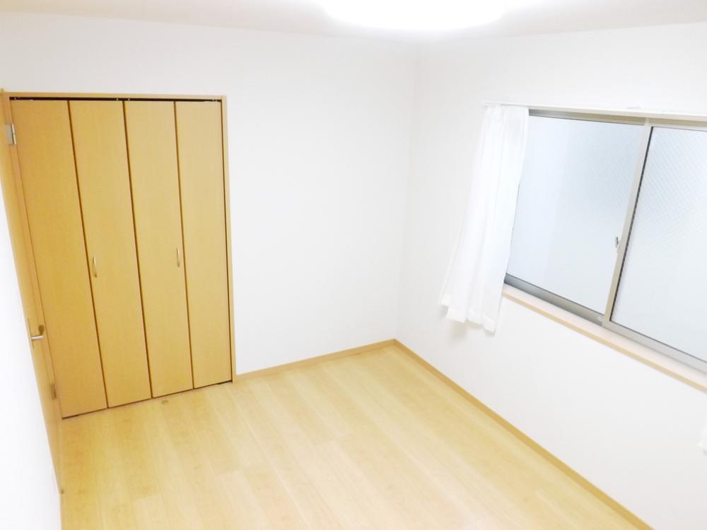 Same specifications photos (Other introspection). Same specifications photos (Western-style)