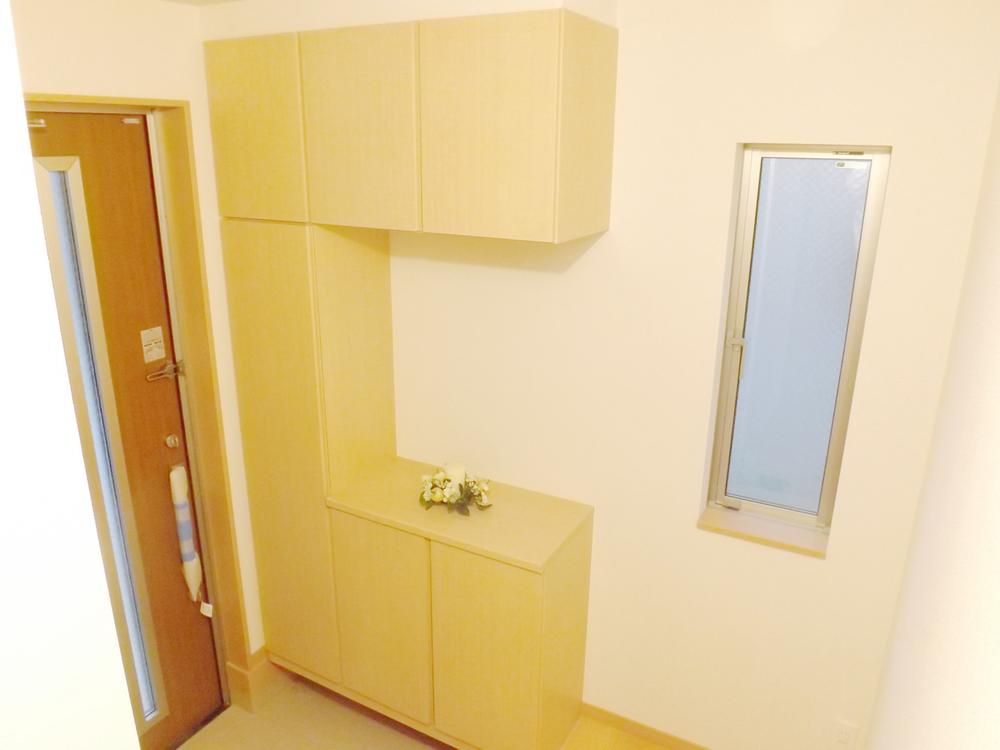 Same specifications photos (Other introspection). Same specifications photos (entrance)