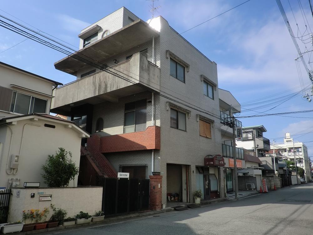 Local appearance photo