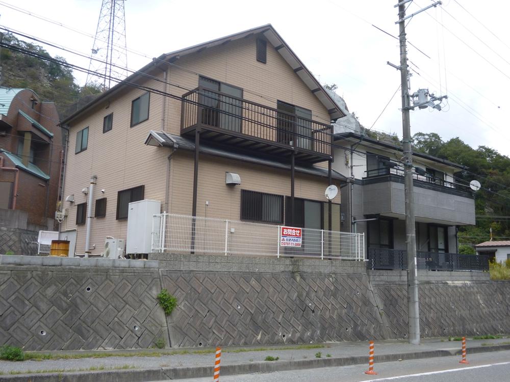 Local appearance photo