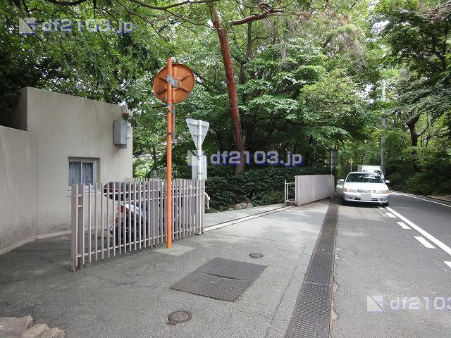 Junior high school. 687m to private Shukugawa School junior high school