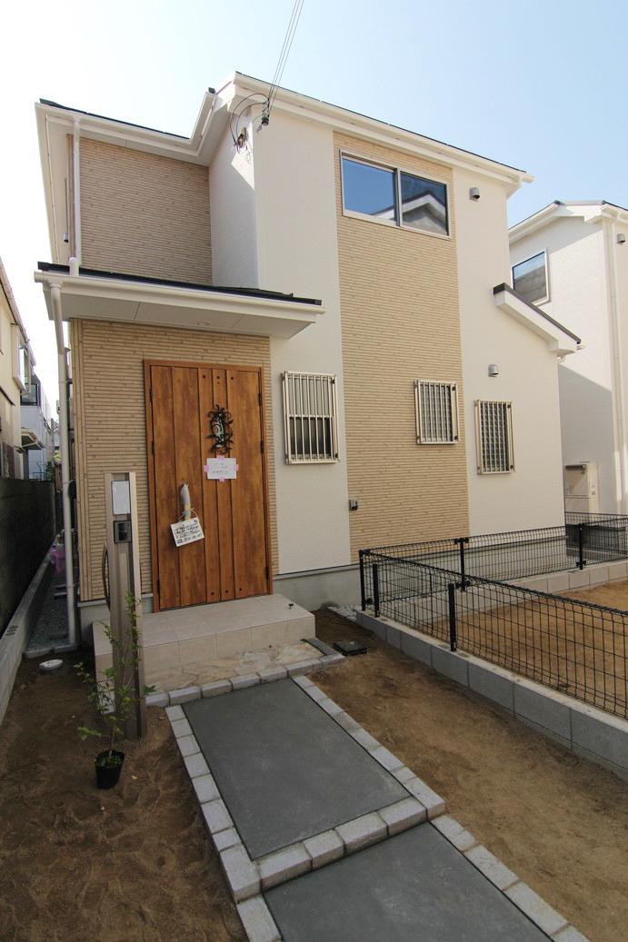 Local appearance photo. Local (10 May 2013) Shooting