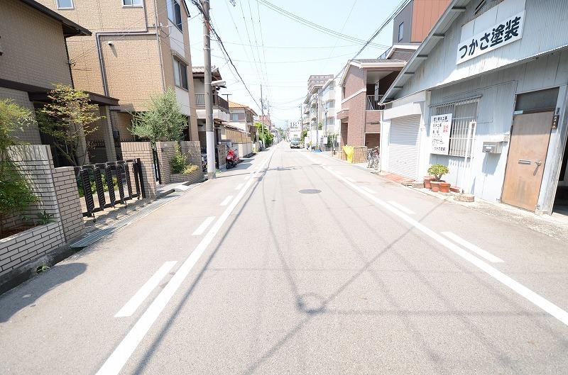 Local photos, including front road. Local (August 2013) Shooting