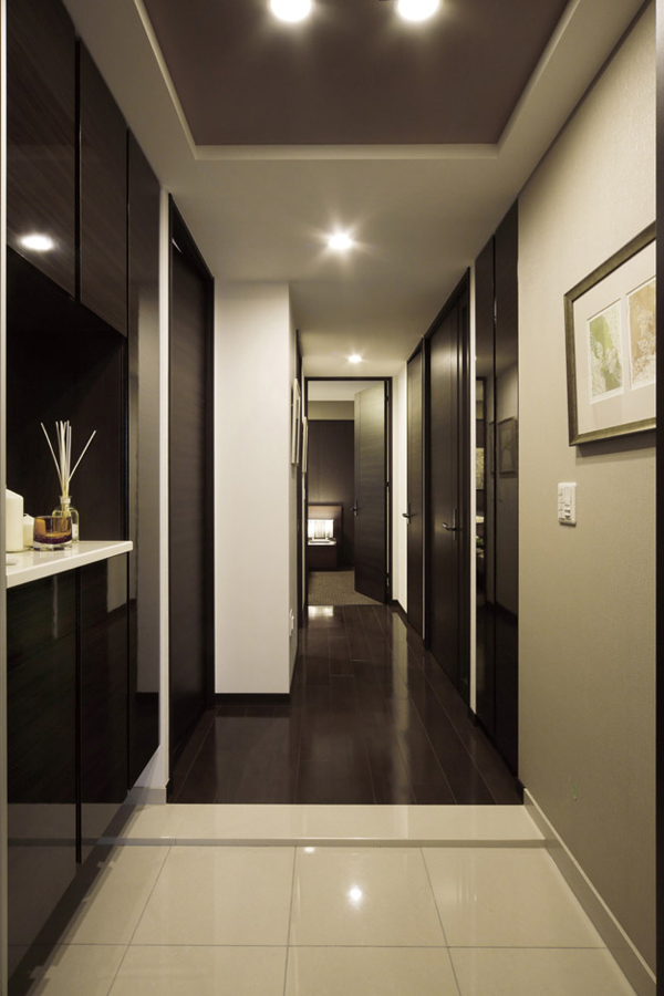 Interior.  [Entrance] G type model room