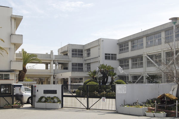 Surrounding environment. Nishinomiya Tatsukita Shukugawa elementary school (a 5-minute walk ・ About 370m)