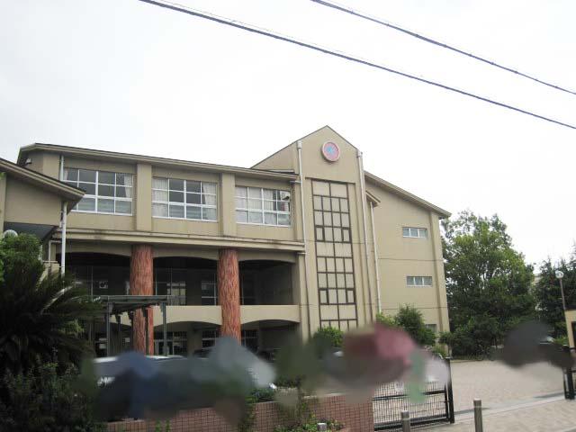 Primary school. UekeHara 240m to small