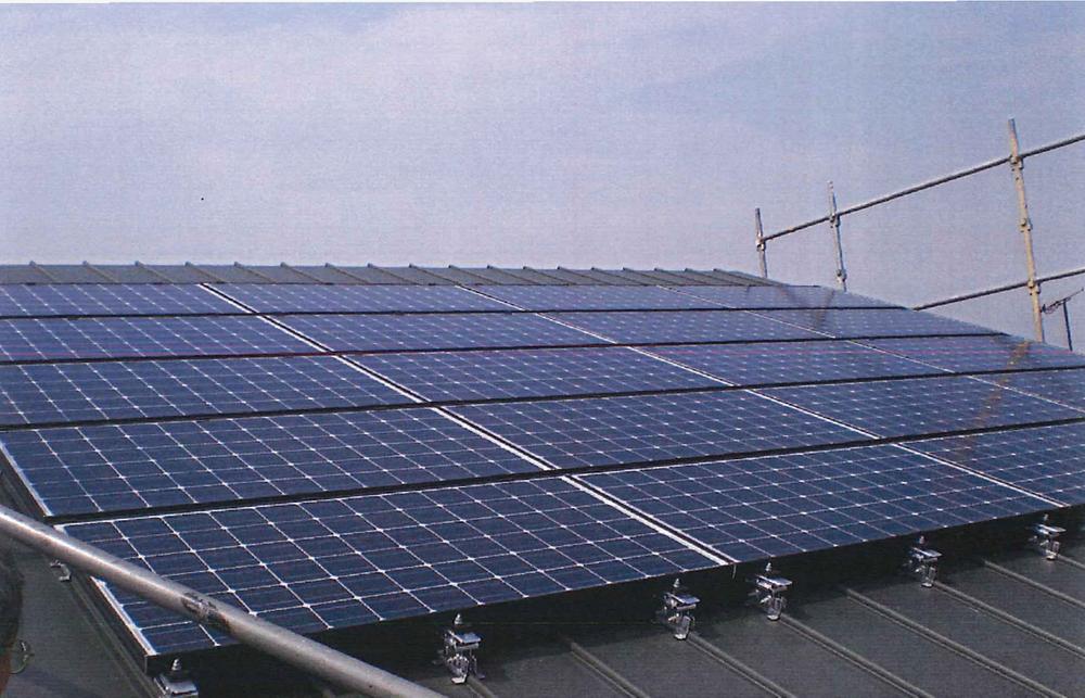 Same specifications photos (appearance). Same specifications (solar panel)