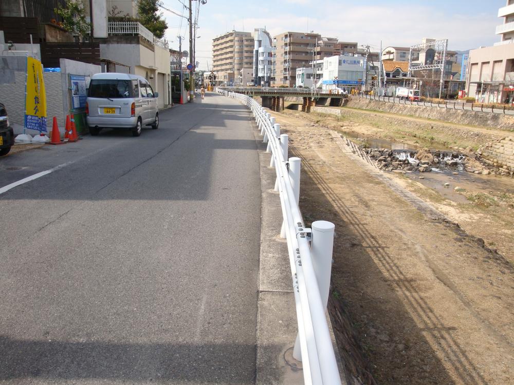 Local photos, including front road. Local (March 2013) Shooting