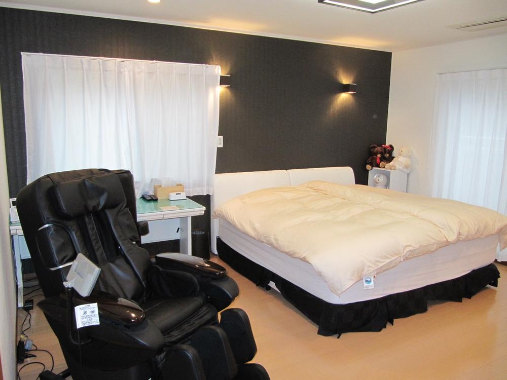 Other introspection. Exposure to the sun, Preeminent bedroom to draft both 12.3 Pledge & large walk-in closet (with fitting room)