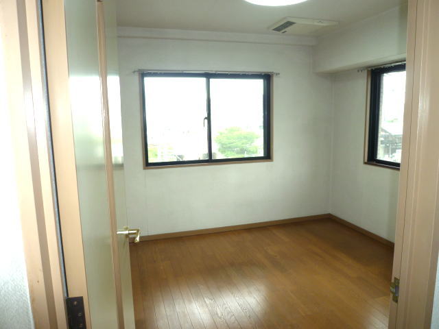 Other room space. Western style room