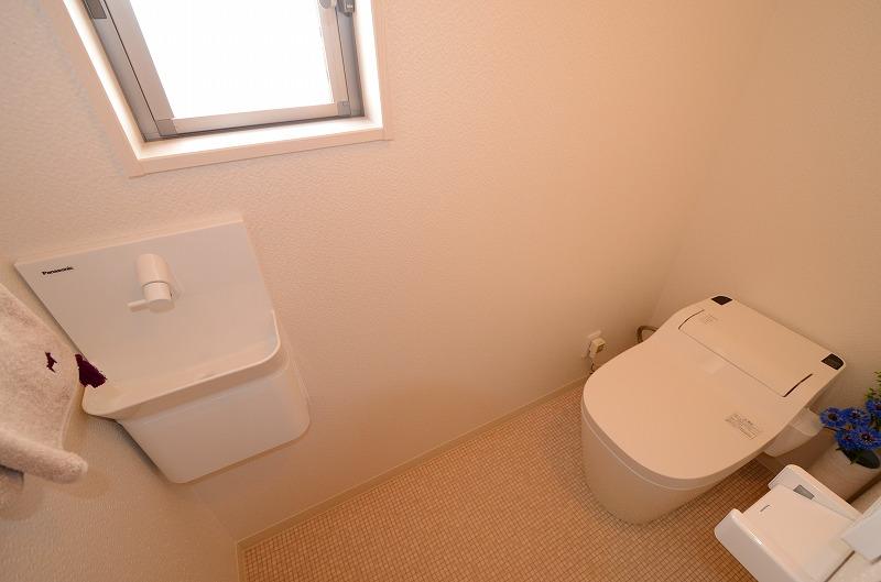 Toilet. Indoor (September 2013) Shooting