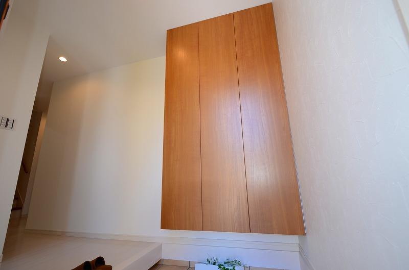 Entrance. Indoor (September 2013) Shooting