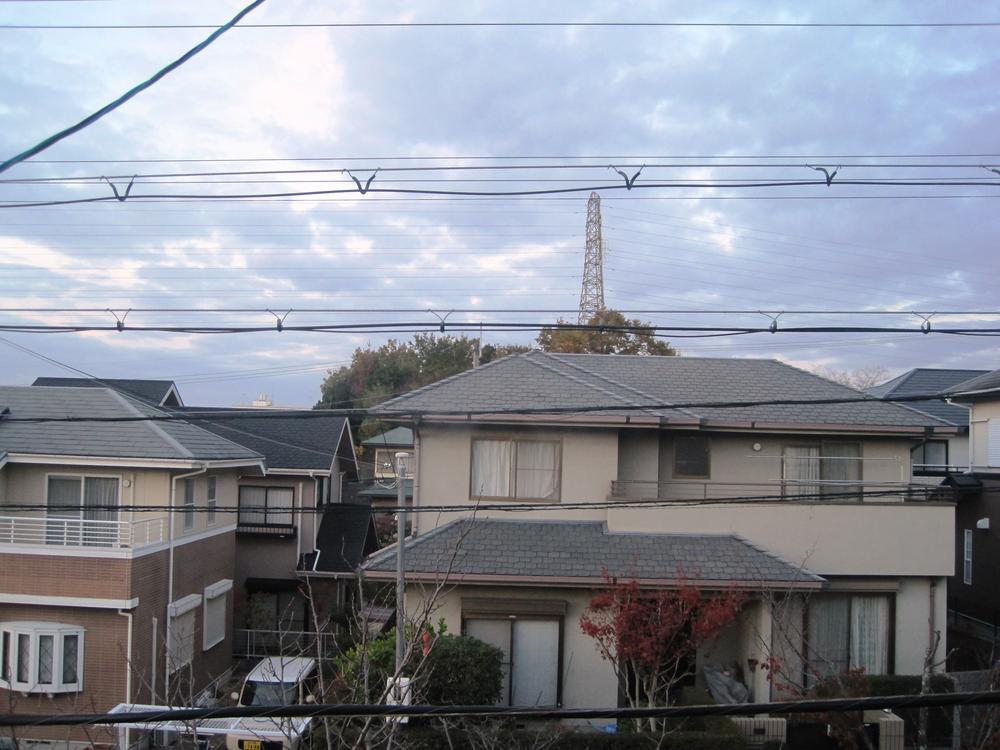 View photos from the dwelling unit. View from the site (November 2013) Shooting