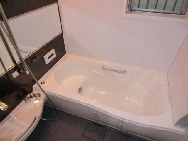 Bathroom. Local photo (bathroom) Bathroom heating dryer! Warm bath! With mist sauna!