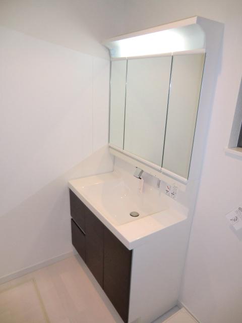 Other Equipment. Local photos (basin)