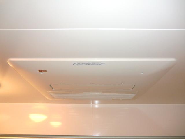 Cooling and heating ・ Air conditioning. Local photo (bathroom heating dryer)