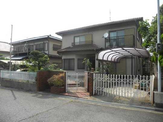 Local appearance photo. The building exterior is a picture. Carport Thank one minute!