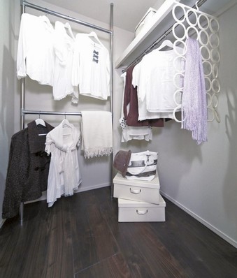 Walk-in Closet