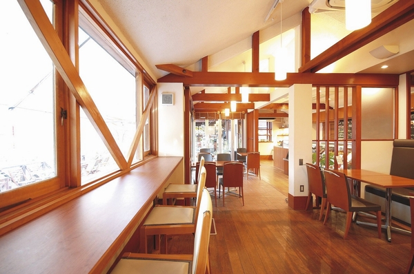 Building structure. Oriri (Cafe & Restaurant) (2-minute walk / About 150m)