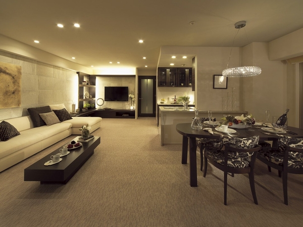 Building structure. Living-dining ( ※ With a closet to 1) all houses, Abundant storage plan has been enhanced at the center of the walk-in closet ※ Photographed by 1.Qr type model room. It includes some paid specification (with application deadline)
