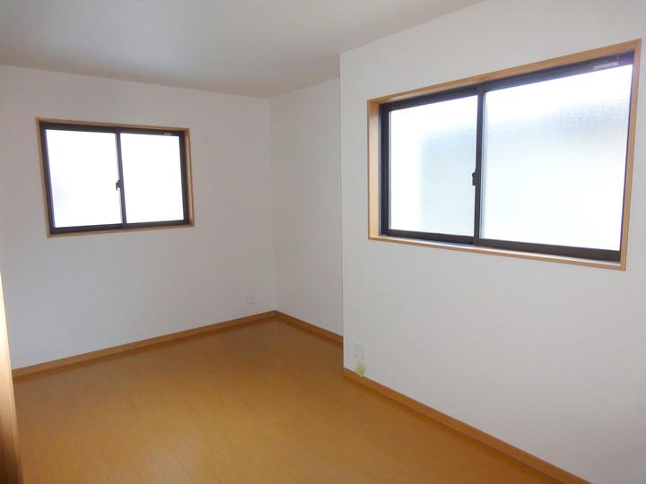 Non-living room. Indoor (April 2013) Shooting east ・ Bright Western-style 6.8 Pledge two-plane daylight of the south!