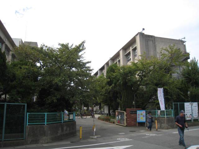 Primary school. Until Toinokuchi Small 160m