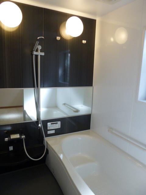 Same specifications photo (bathroom)