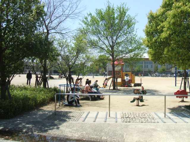 park. Takagi 43m to the park (park)