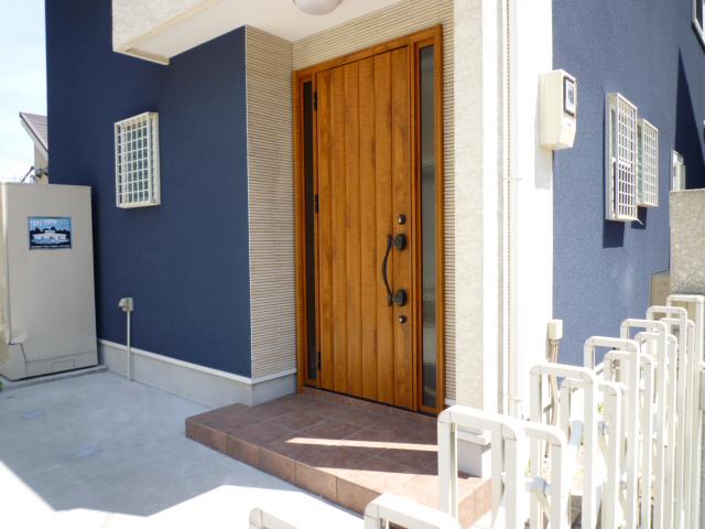 Entrance. Local (May 2013) Shooting