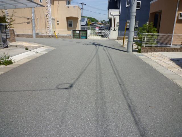 Local photos, including front road. Property of the west front of the road (from the west) ※ Abutting or front is the property.