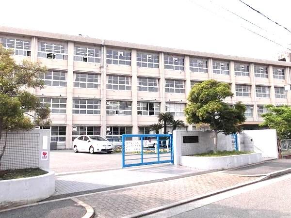 Junior high school. Yamaguchi Junior High School