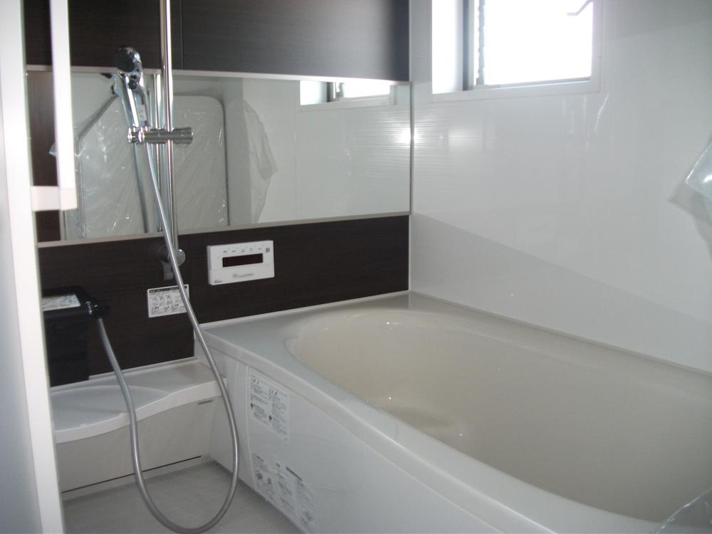 Bathroom.  ◆ bathroom