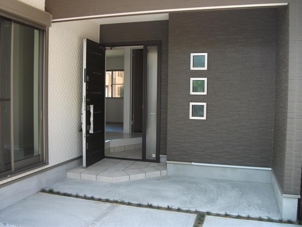 Entrance.  ◆ Entrance