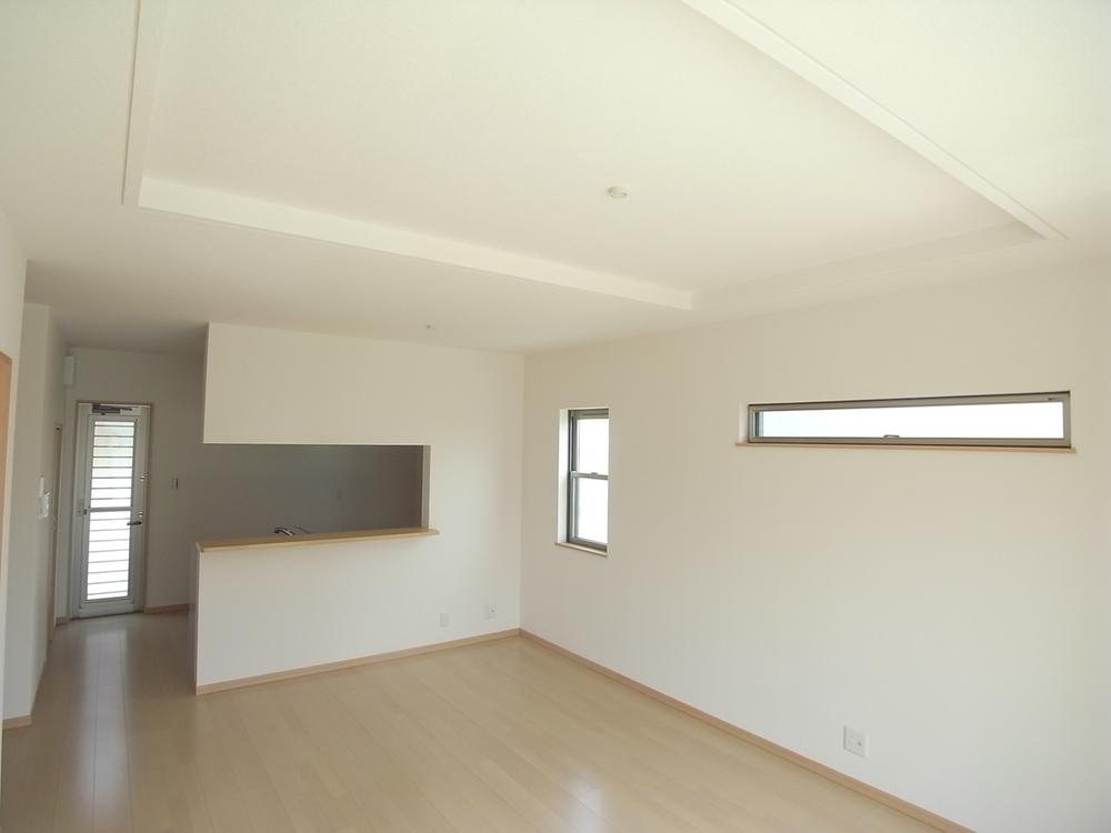 Same specifications photos (living)