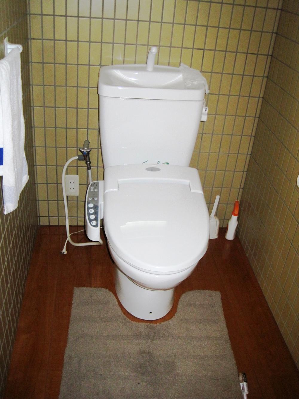 Toilet. Indoor (July 2013) Shooting