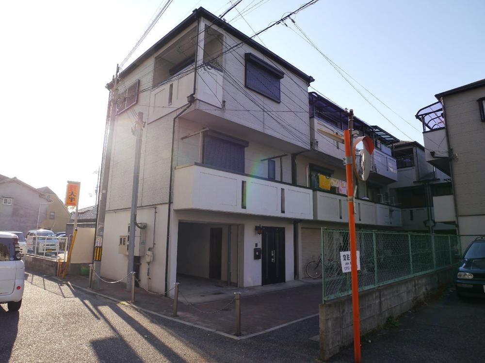 Local appearance photo