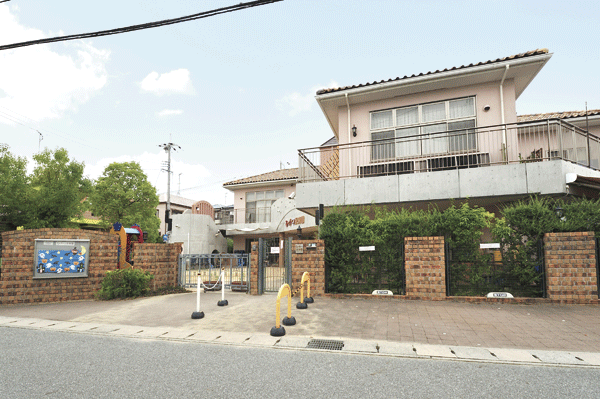 Surrounding environment. Hikari nursery school (6-minute walk ・ About 420m)